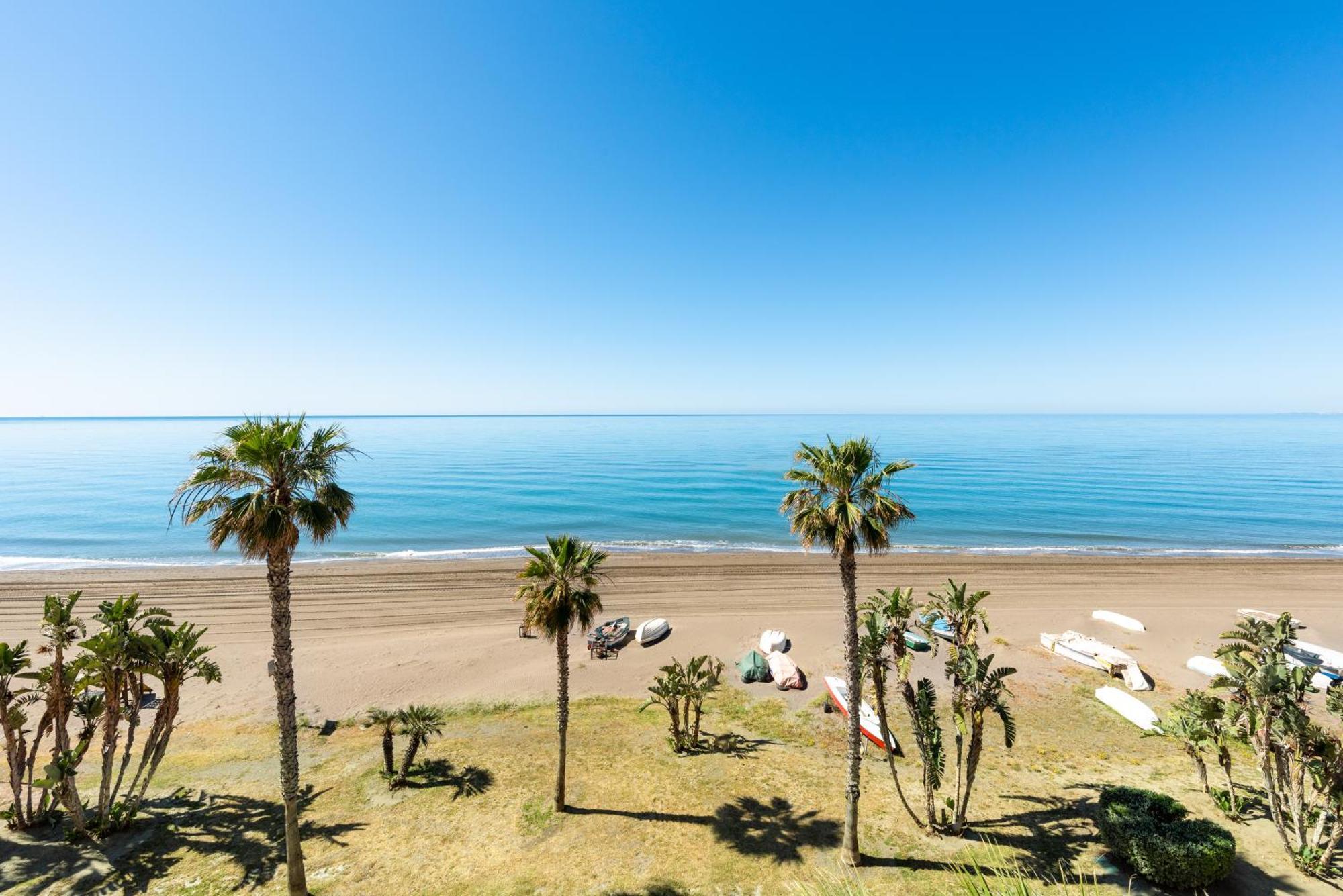 Wintowinrentals 1ª Linea De Playa, Parking Y Wifi Rincón de la Victoria Exterior foto