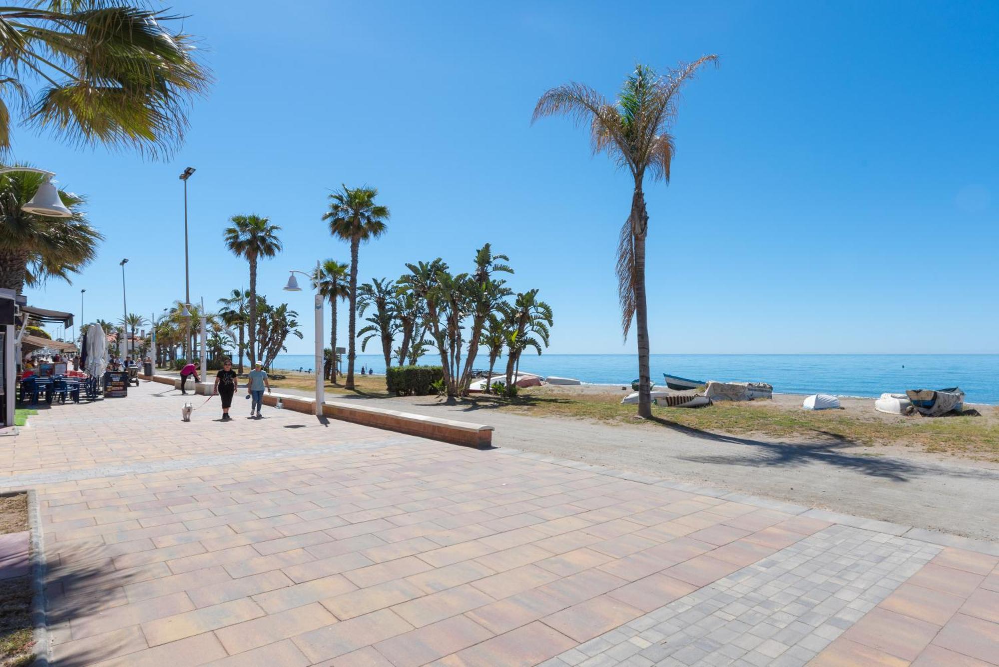 Wintowinrentals 1ª Linea De Playa, Parking Y Wifi Rincón de la Victoria Exterior foto